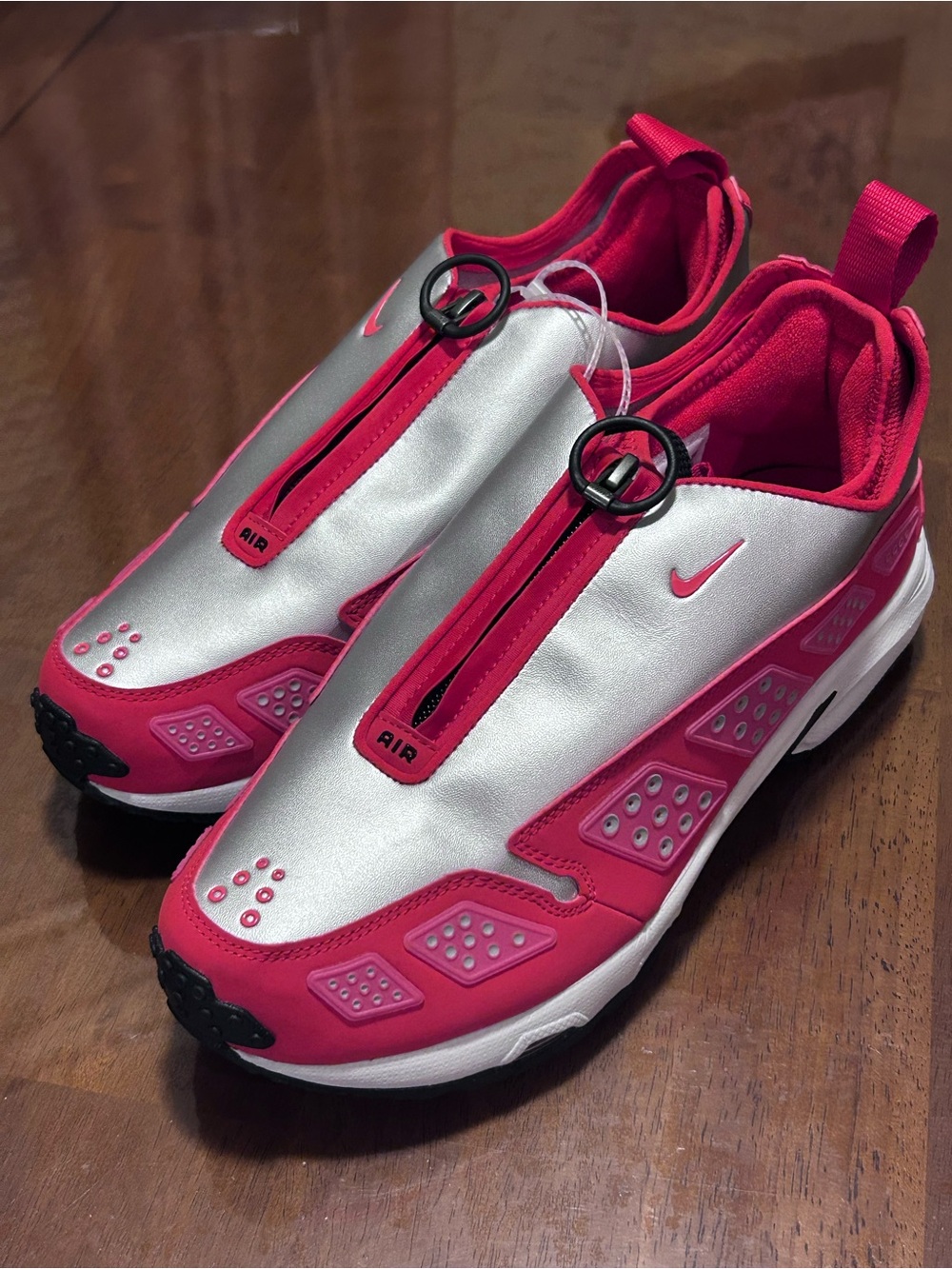 IH3988-001 Nike Air Max SNDR Sunder Max Fusion Red and Silver Women’s 8.5 NEW